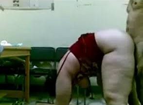 سكس عربي نيك مربربة جامد على السرير xnxx