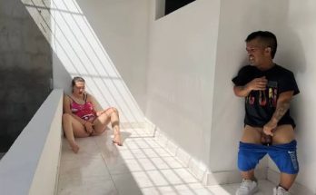سكس قزم يشاهد اخته بتلعب في كسها تركب عليها